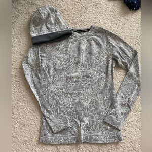 Smartwool Gray and White Floral detailed long sleeve and hat